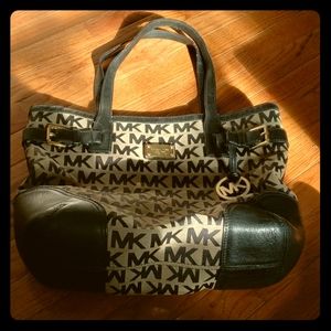 MK B1204 Large logo tote purse